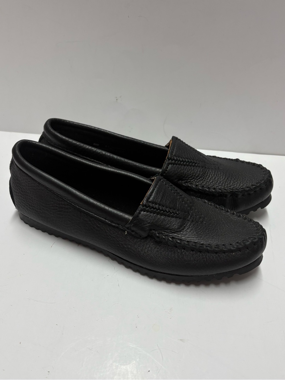 Minnetonka Deerskin Gore Front Black Moccasin Driving Shoe Slip On Sz 6 1/2
